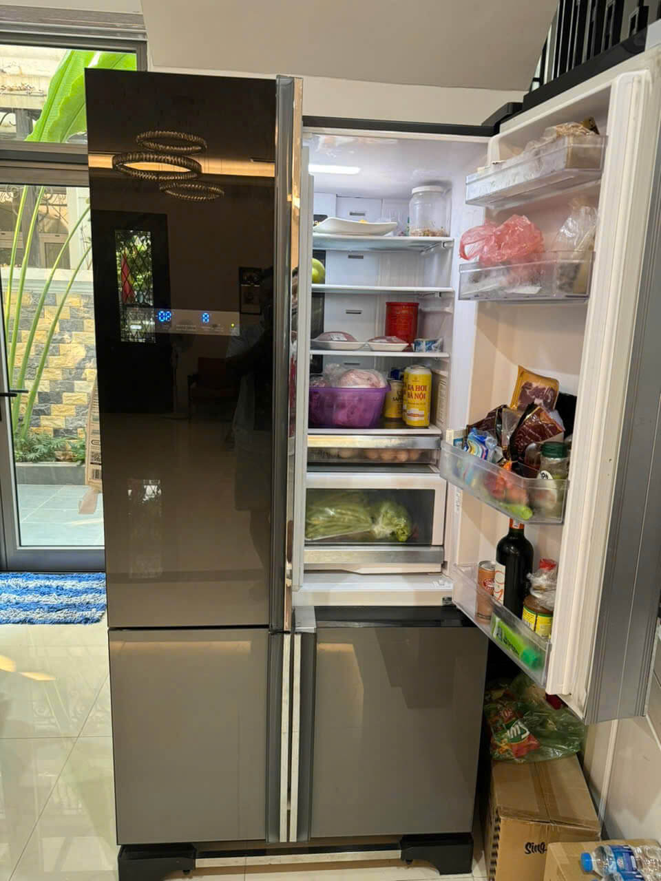 Để quá nhiều thực phẩm trong tủ lạnh
